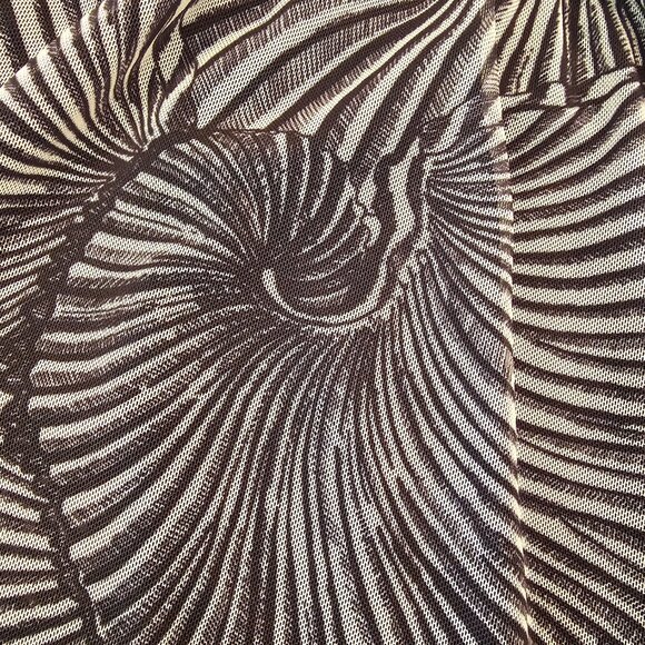 Baum Und Pferdgarten Wrap Skirt, NWOT, size L - Picture 4 of 5